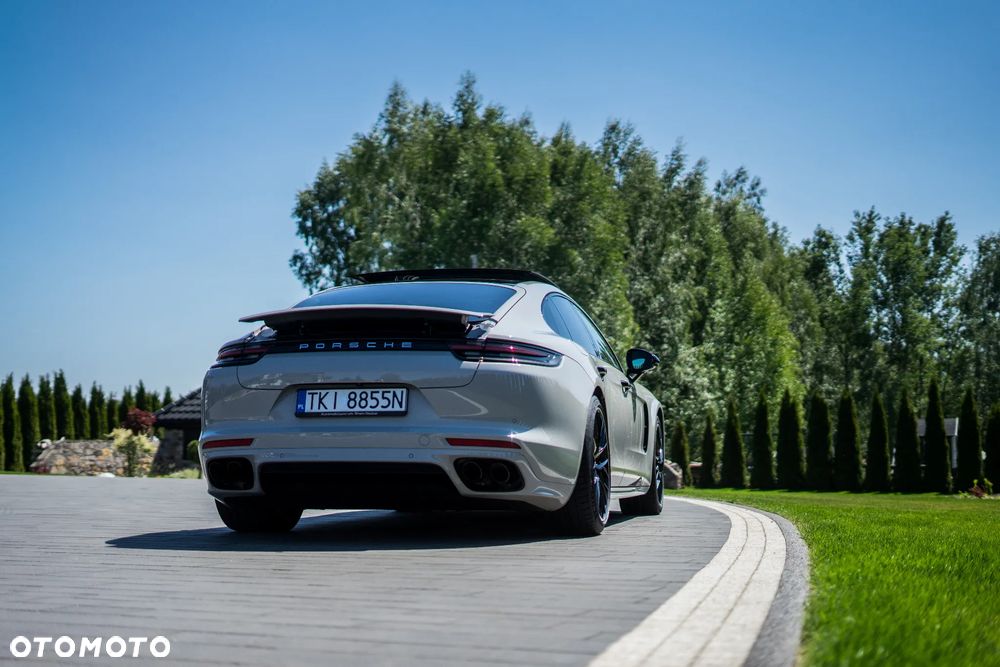 Porsche Panamera - 27