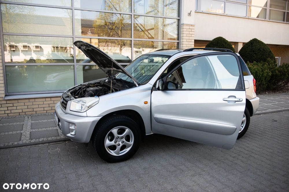 Toyota RAV4 - 8