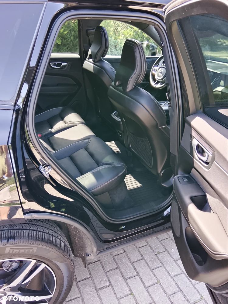 Volvo XC 60 T5 AWD R-Design - 28
