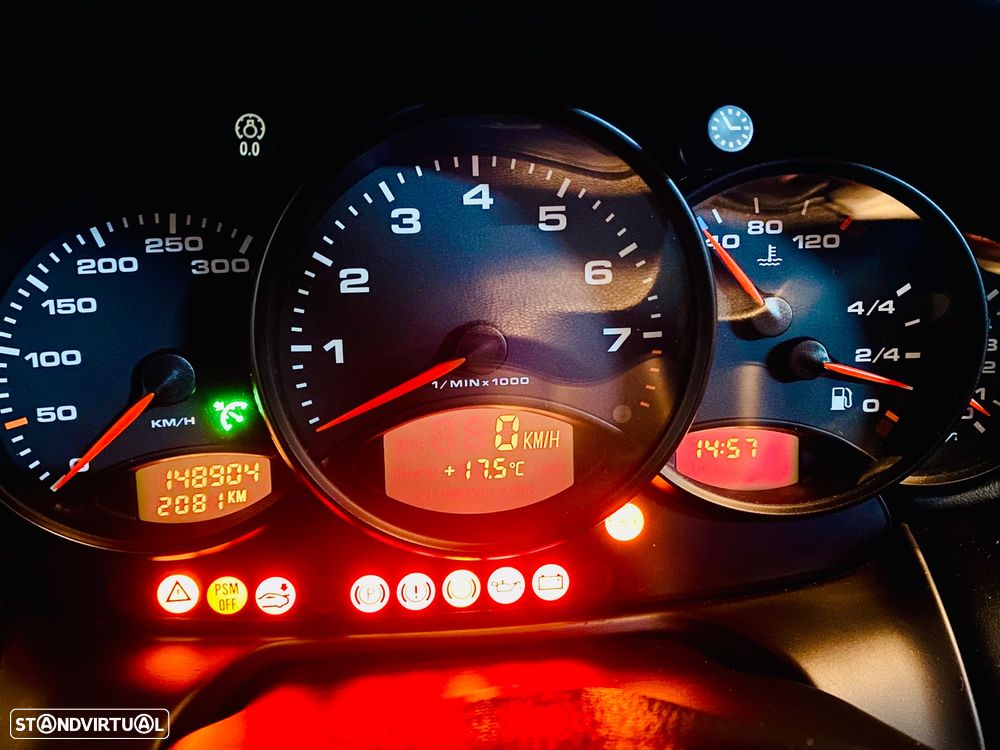 Porsche 911 Série F - 11