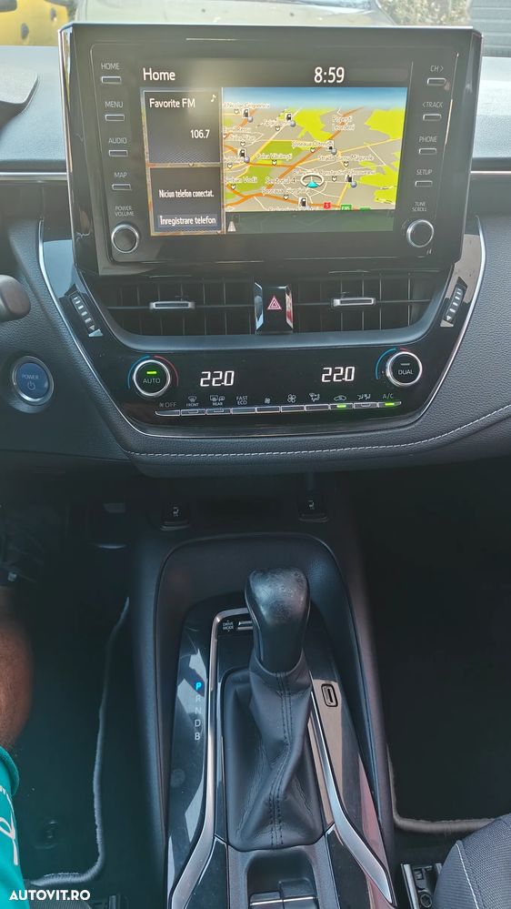 Toyota Corolla 1.8 HSD Business - 12