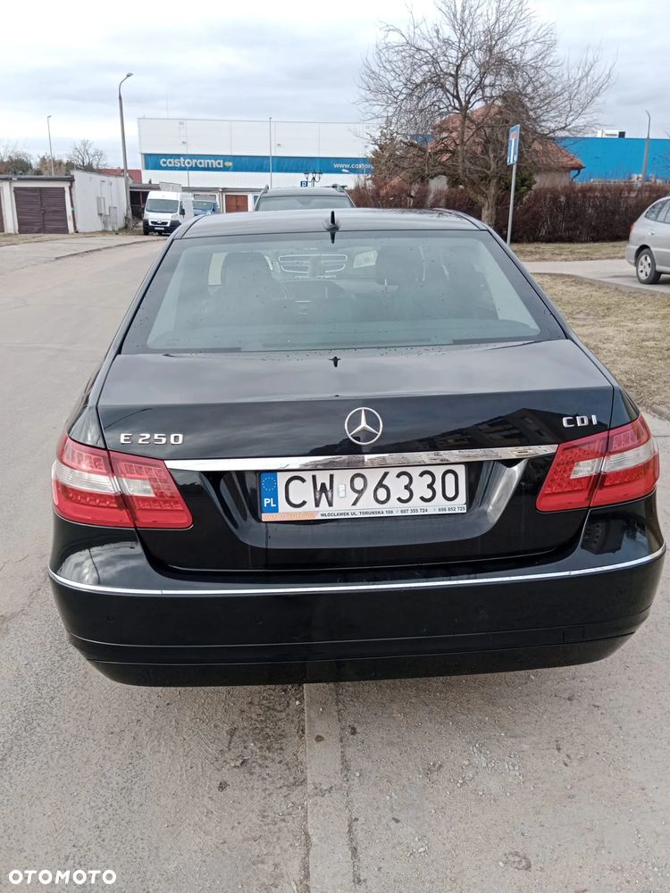 Mercedes-Benz E-Class 2009 photo 4