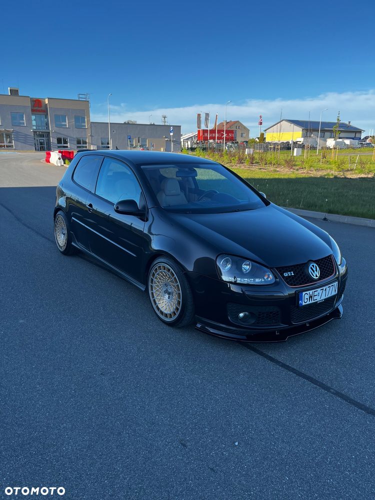 Volkswagen Golf - 1