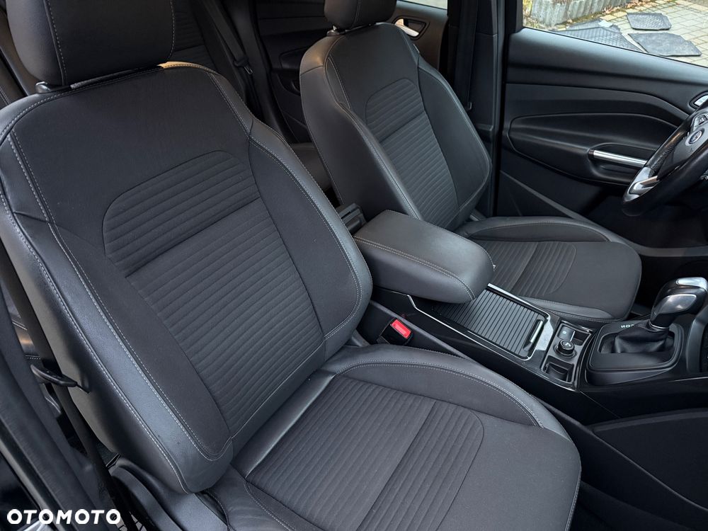 Ford Kuga 2.0 TDCi 4WD Titanium Plus - 35