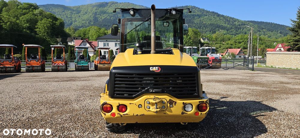 Caterpillar 906M - 6