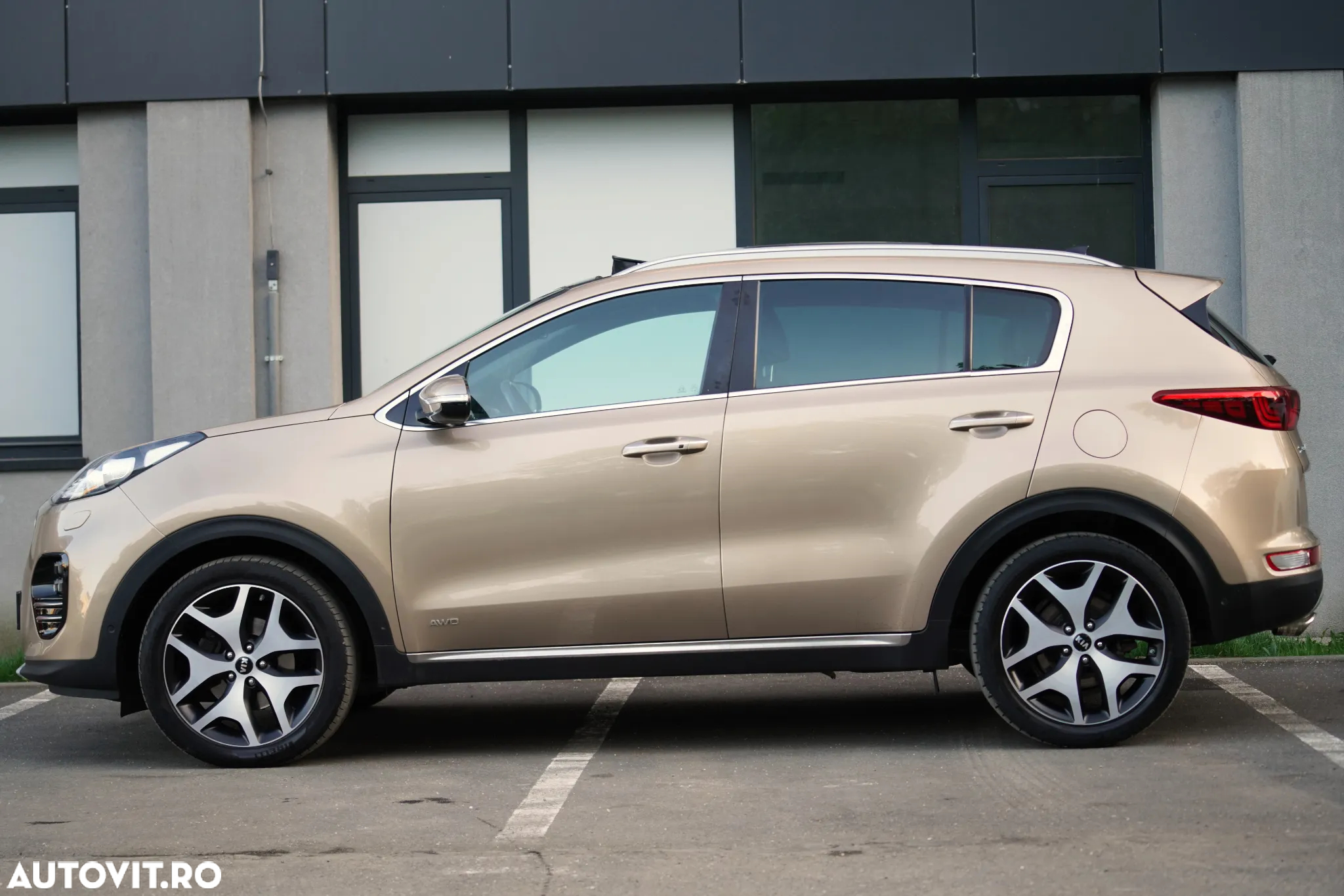 Kia Sportage 2,0 CRDI AWD Aut. GT Line - 3