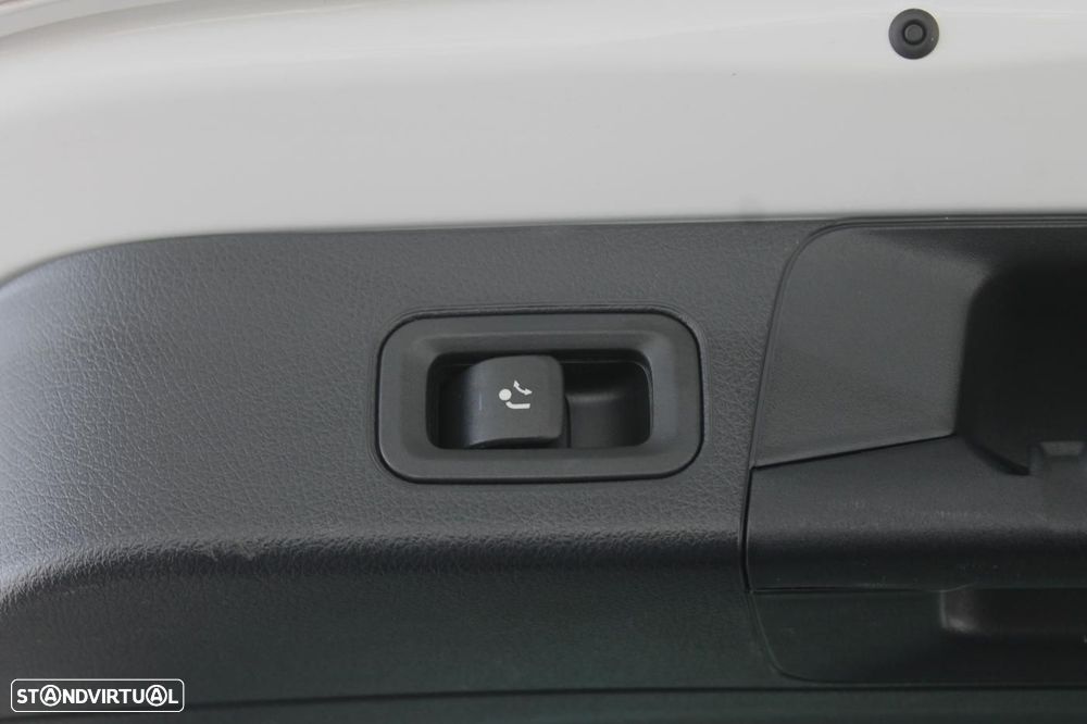 Mercedes-Benz B 250 e Style Plus - 37