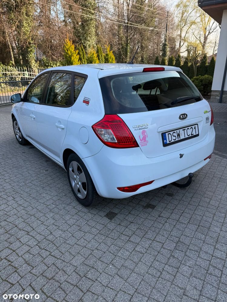 Kia Ceed - 4