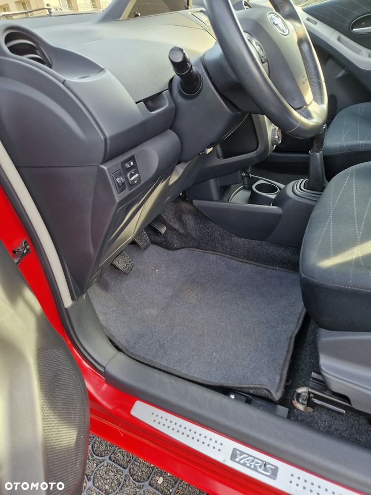 Toyota Yaris - 19