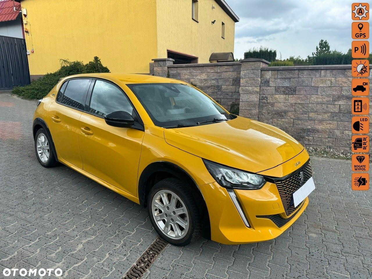 Peugeot 208 - 1