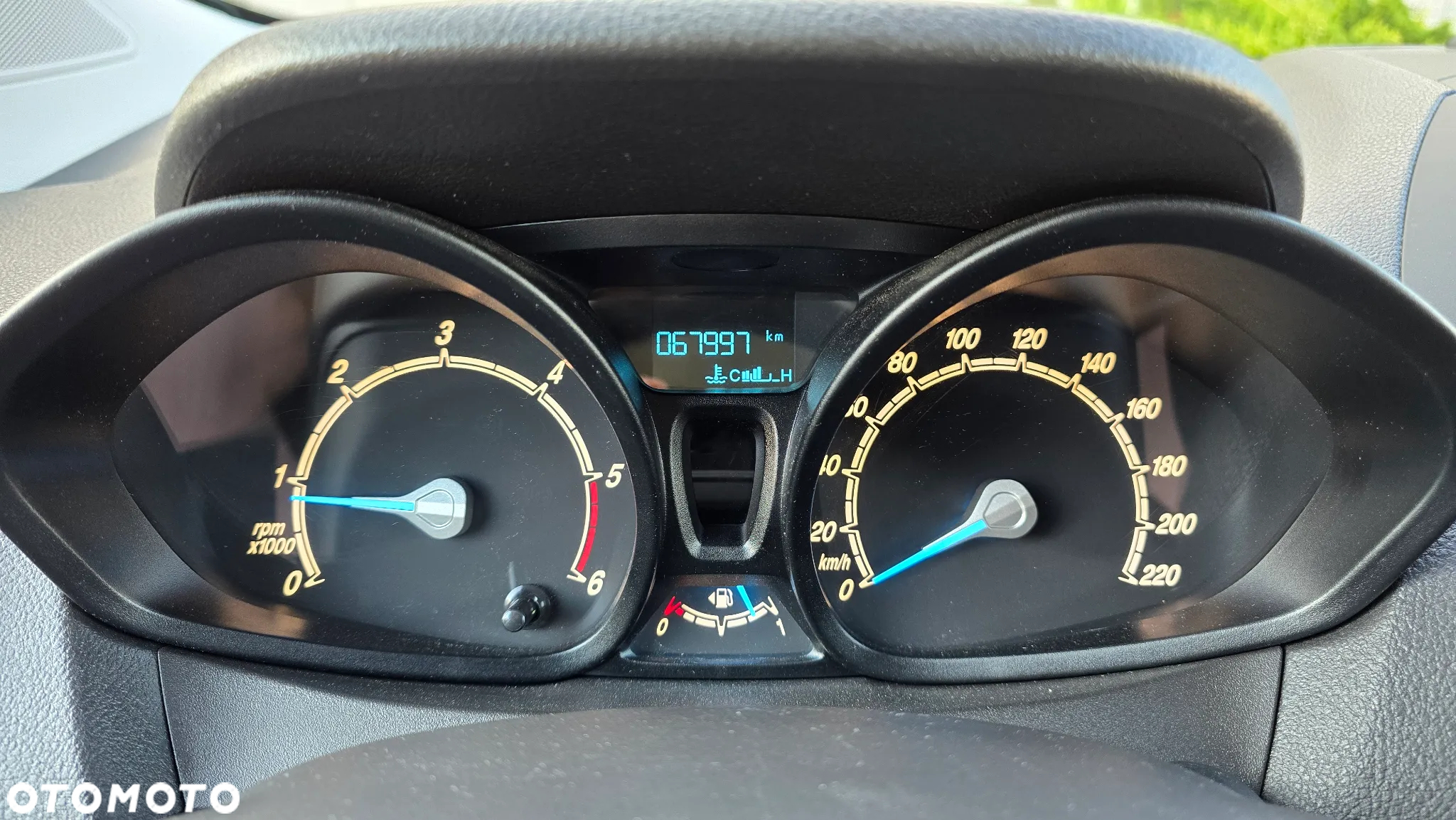 Ford Transit Courier - 16