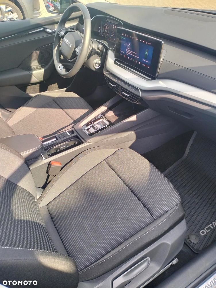 Skoda Octavia 1.5 TSI mHEV Selection DSG - 15