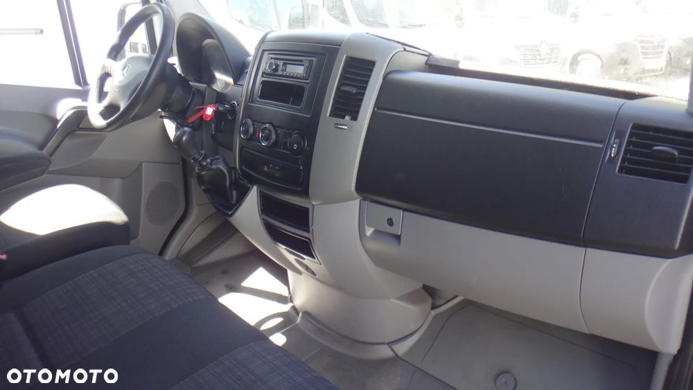 Mercedes-Benz Sprinter - 13