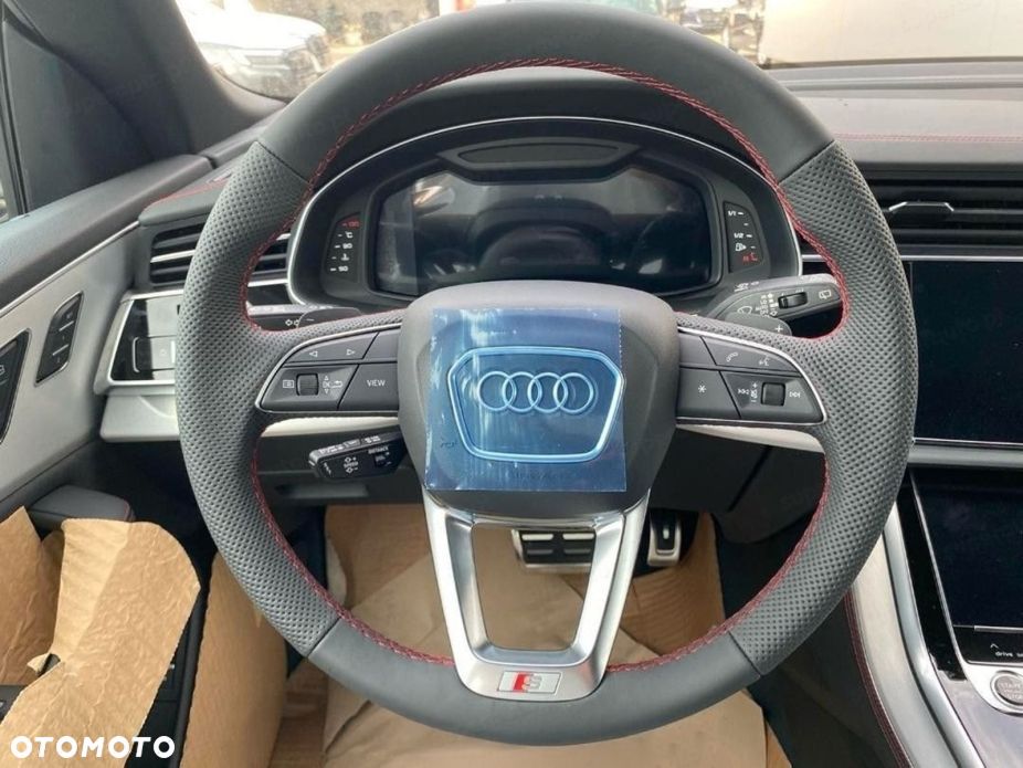 Audi Q8 - 8