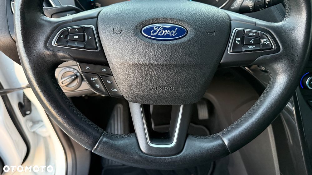 Ford Kuga - 24