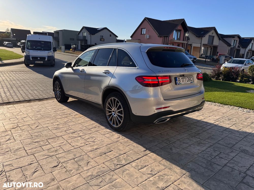 Mercedes-Benz GLC - 21