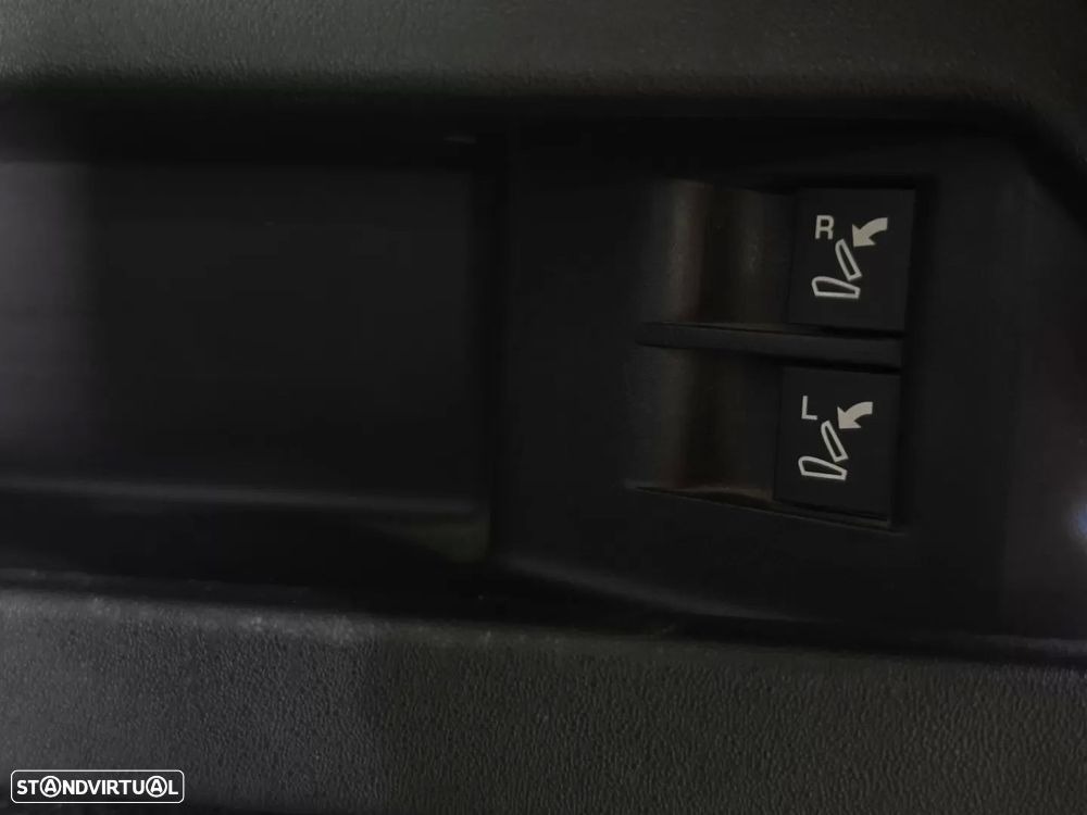 Land Rover Discovery Sport 2.2 SD4 HSE Auto - 34