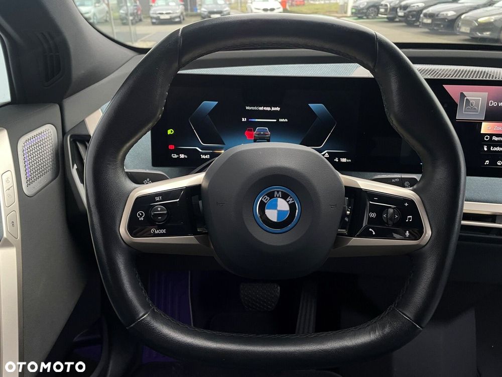 BMW iX - 15