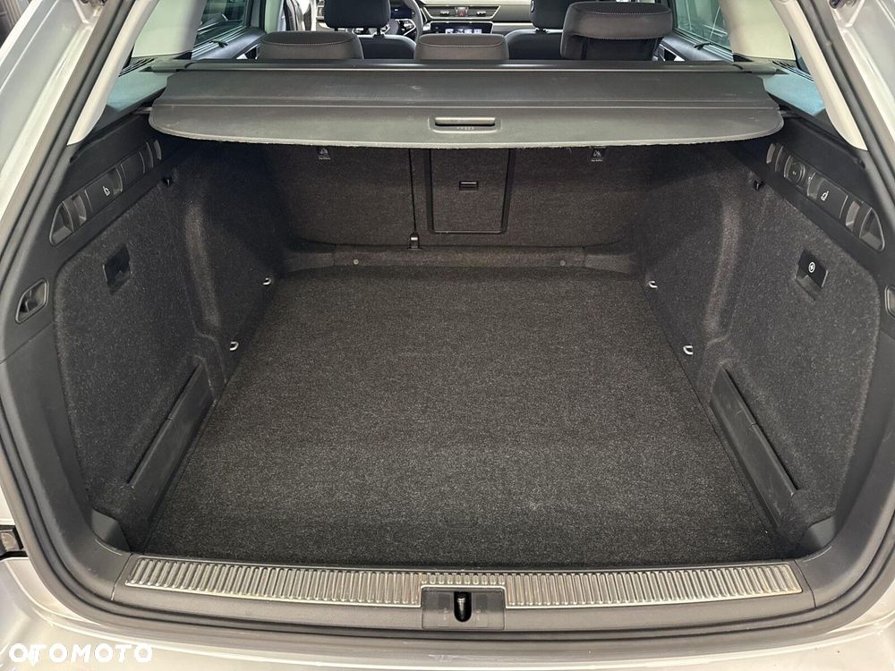 Skoda Superb 2.0 TDI SCR Style DSG - 34