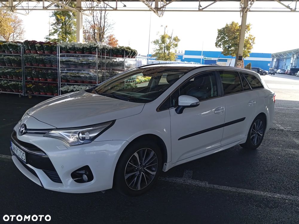 Toyota Avensis 2016 photo 2