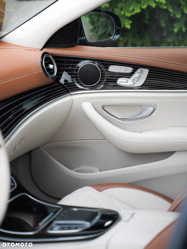 Mercedes-Benz Klasa E 400 d 4-Matic AMG/Avantgarde - 37