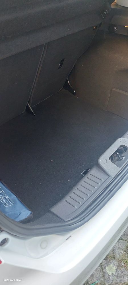 Ford Fiesta 1.0 T EcoBoost Titanium - 19