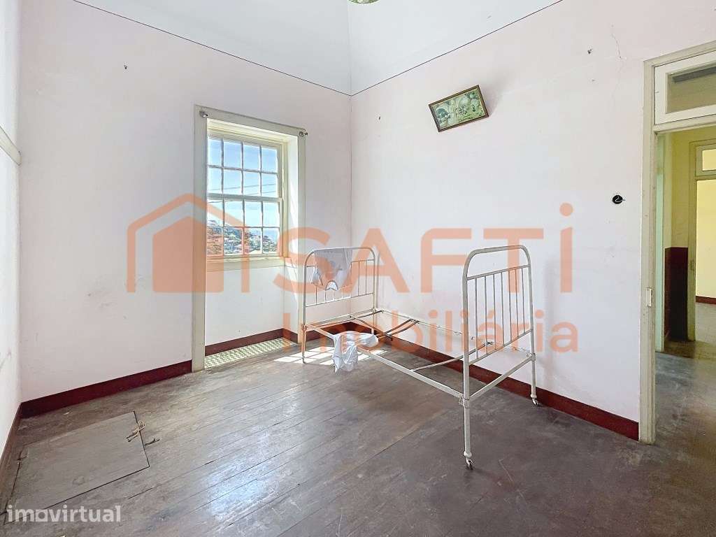 Vende-se moradia na Ribeira Brava com vista para o mar - Grande imagem: 5/7