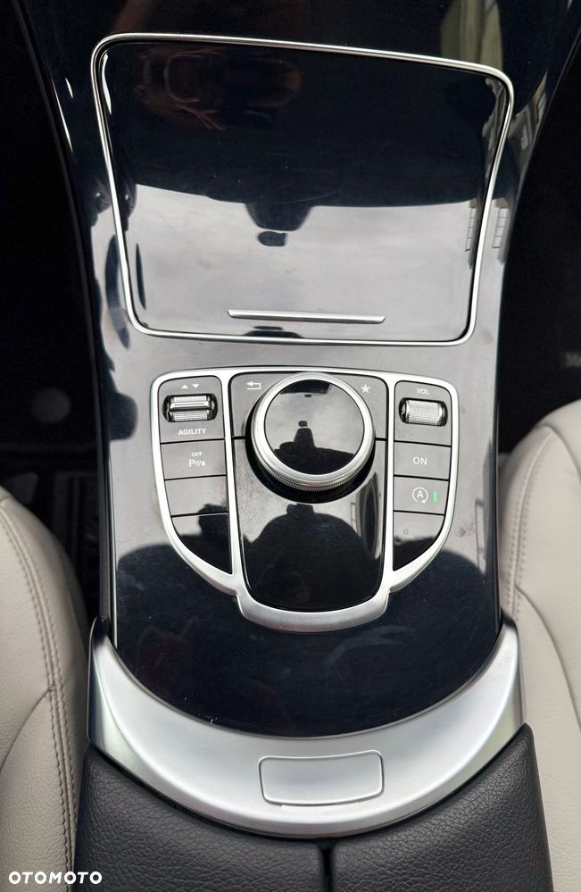 Mercedes-Benz Klasa C 180 7G-TRONIC - 21
