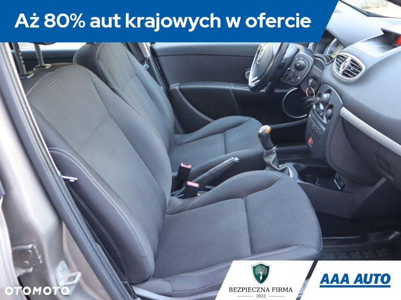 Renault Clio - 10