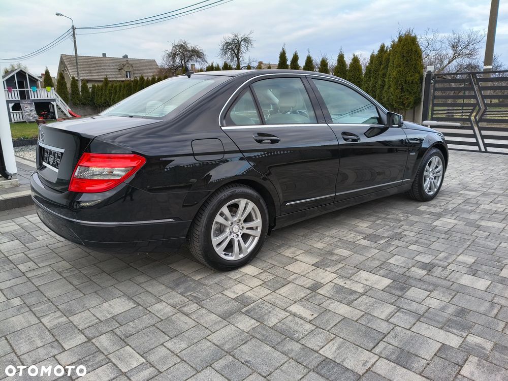 Mercedes-Benz Klasa C 180 Kompressor BlueEFFICIENCY Avantgarde - 24