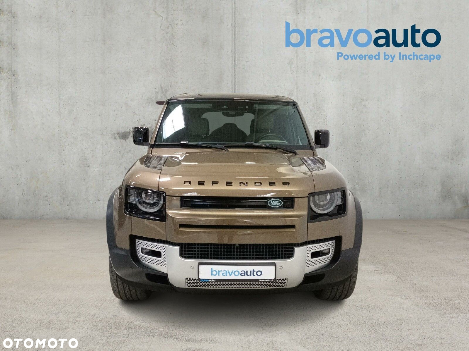 Land Rover Defender - 8