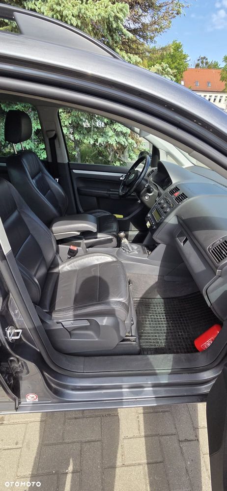 Volkswagen Touran 1.9 TDI DPF Highline - 9