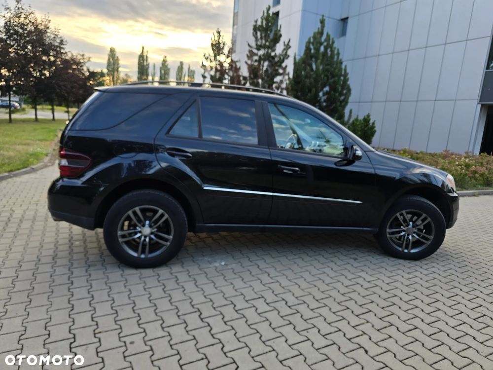 Mercedes-Benz ML 350 4-Matic - 11
