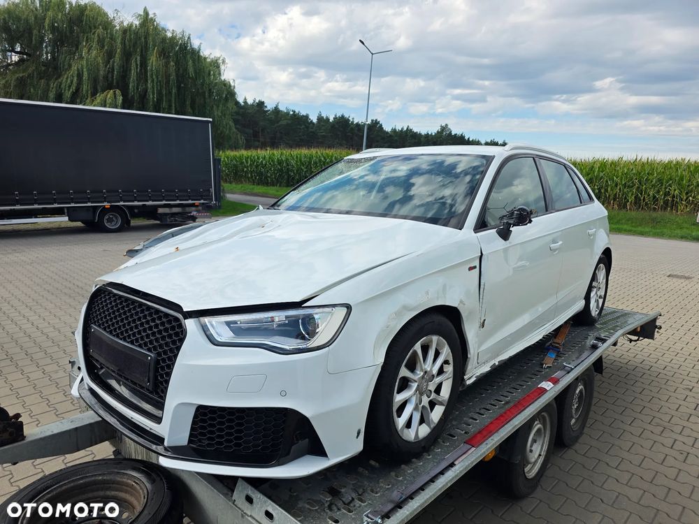 Audi A3 Sportback 1.6 TDI S line Sportpaket - 3