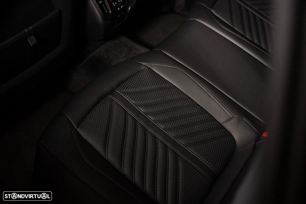 Aston Martin DBX 707 - 28