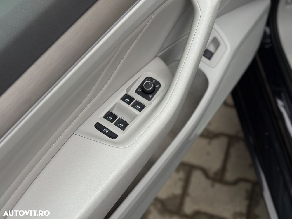 Volkswagen Passat 2.0 TDI DSG Highline - 14