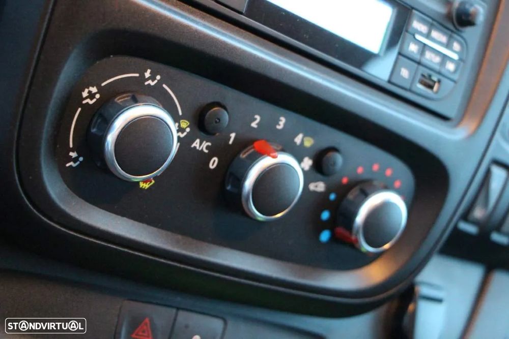 Renault Trafic 2.0 dCi Energy - 12