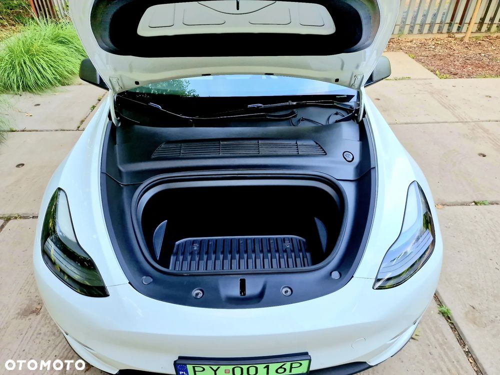 Tesla Model Y Long Range AWD - 21