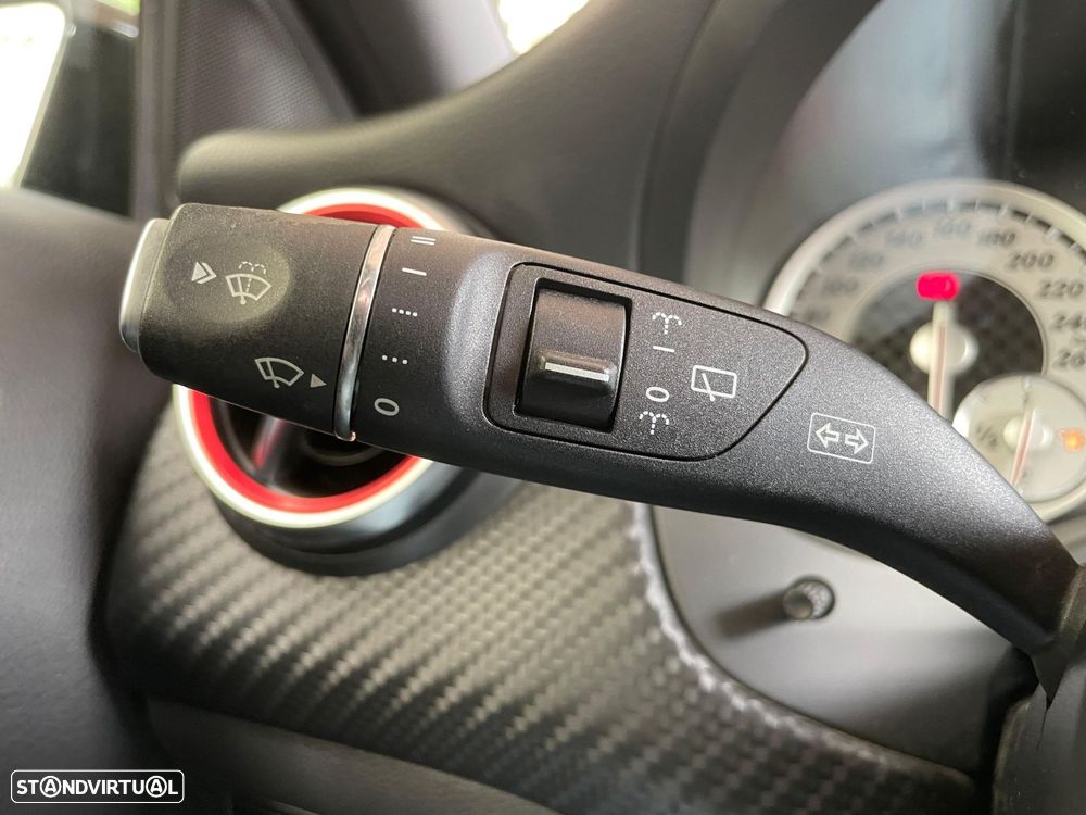 Mercedes-Benz A 200 AMG Line - 16