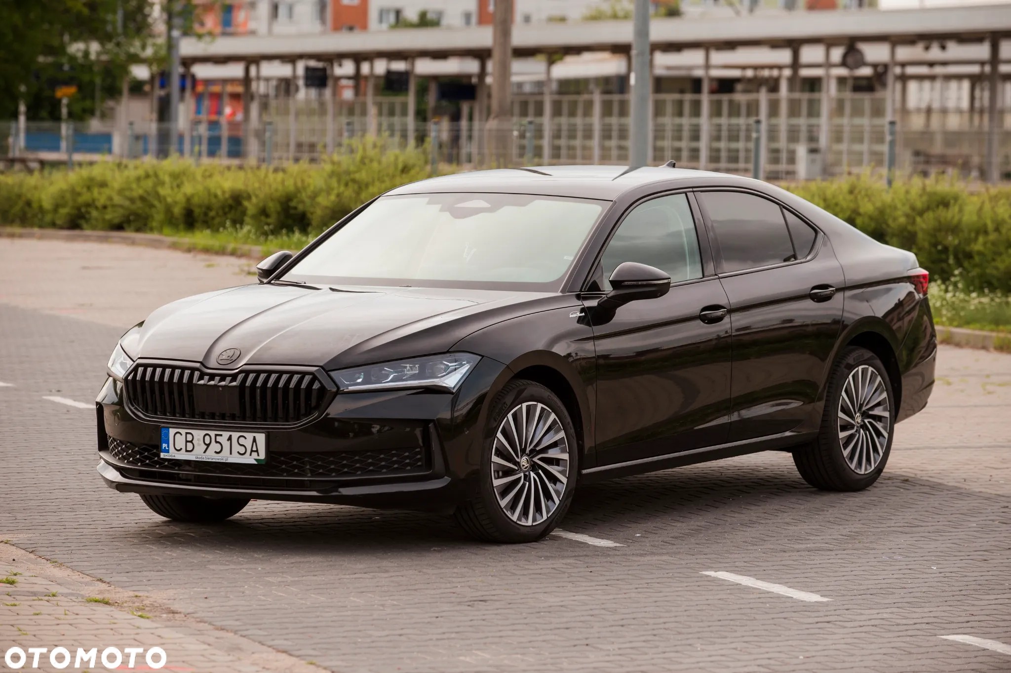 Skoda Superb 2.0 TDI SCR 4x4 L&K DSG - 2