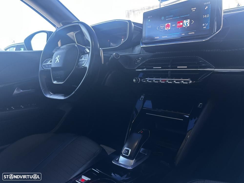 Peugeot 208 1.2 PureTech Allure EAT8 - 39