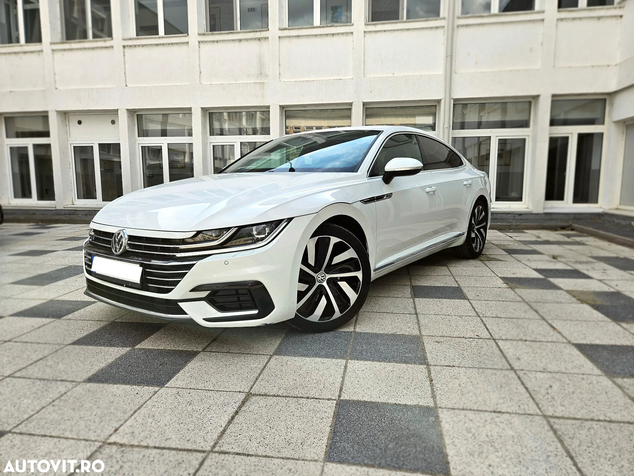 Volkswagen ARTEON 2.0 TDI DSG R-Line - 4