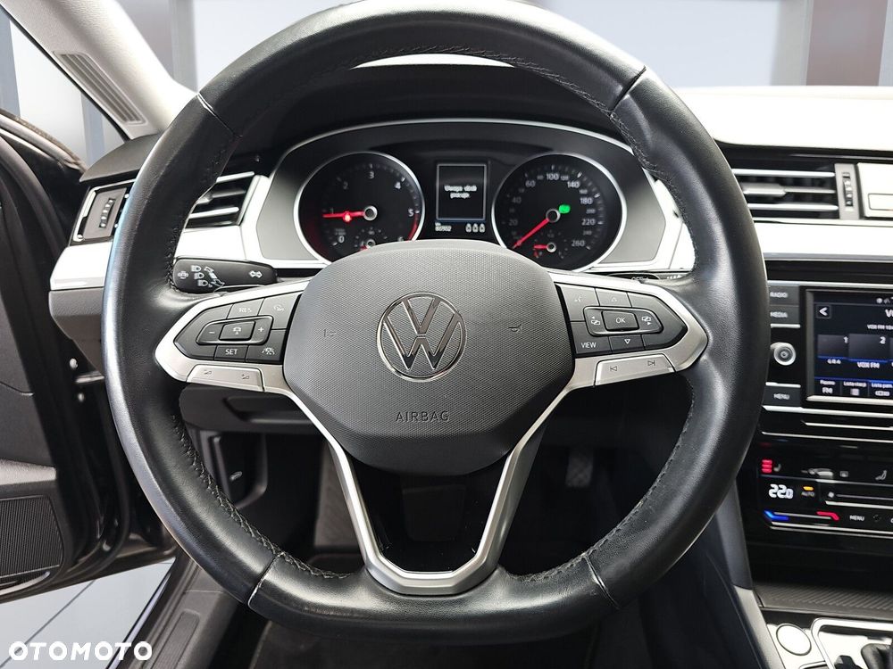Volkswagen Passat - 21