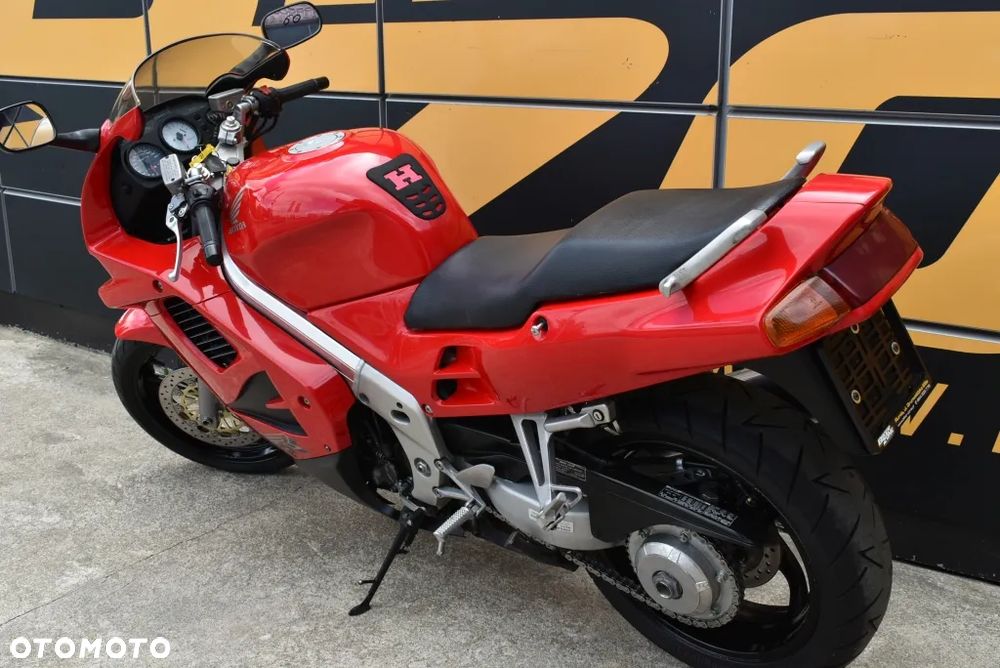 Honda VFR - 15