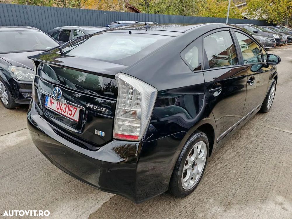 Toyota Prius - 3