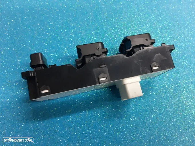Comando interruptor vidros Hyundai I20  (935701J102) - 3