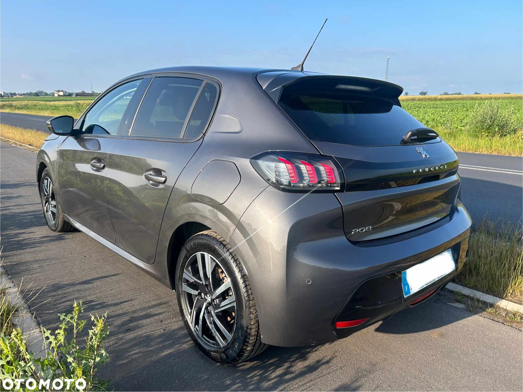 Peugeot 208 PureTech 100 Allure - 8