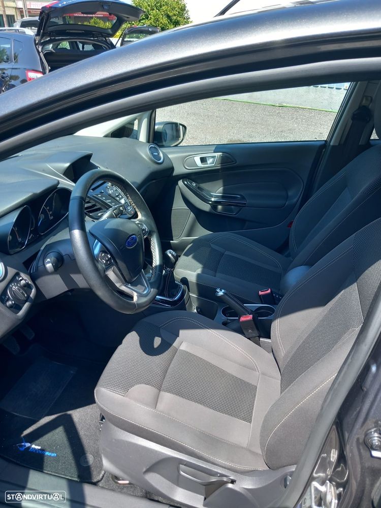 Ford Fiesta 1.5 TDCi STLine - 8