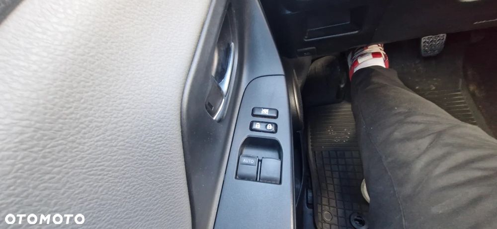 Toyota Yaris 1.33 Premium EU6 - 33