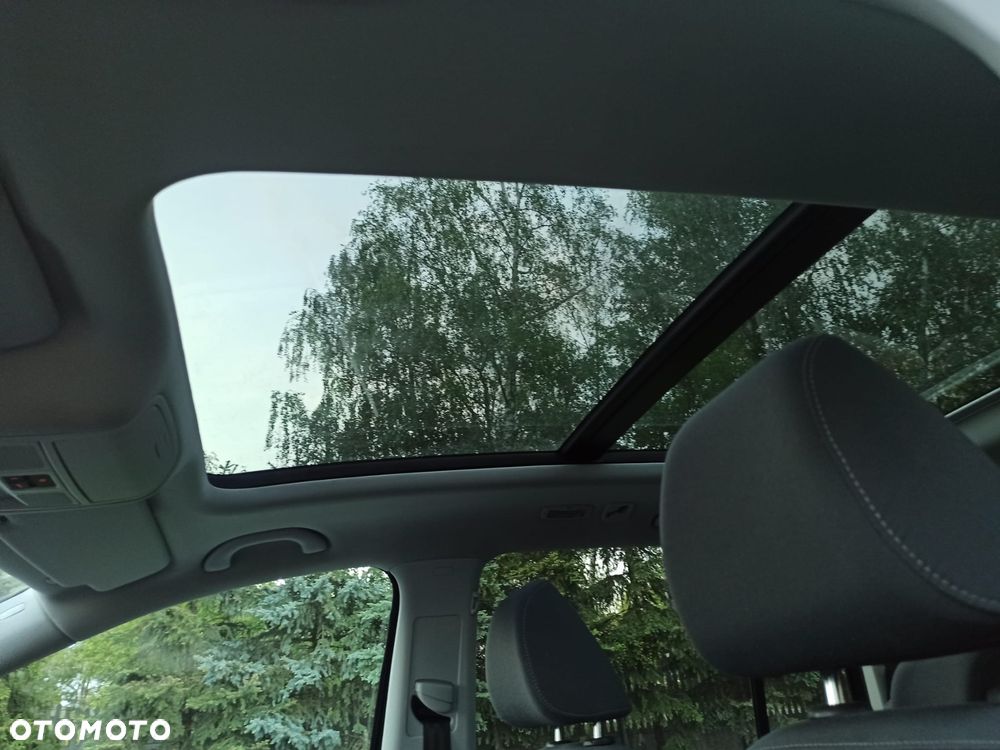 Volkswagen Touran 1.6 TDI DPF BlueMotion Technology STYLE - 25